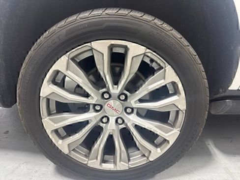 Used 2021 GMC Yukon Denali w/ Denali Premium Package RWD image 6