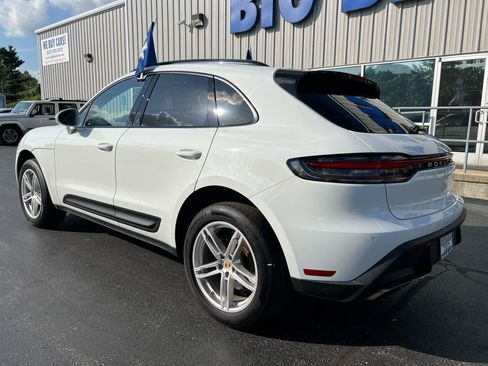 Used 2022 Porsche Macan AWD/4WD image 3