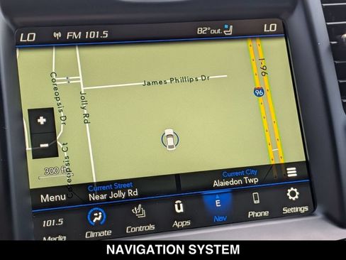 Used 2023 Chrysler 300 C RWD image 4