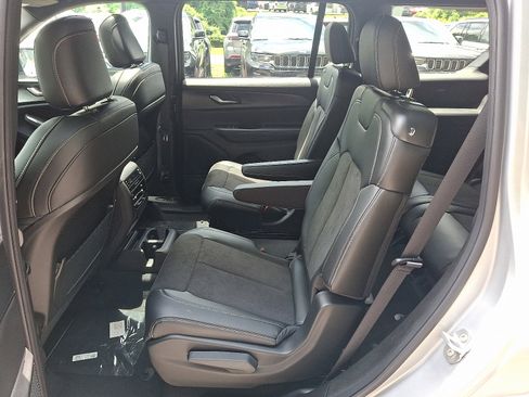 New 2025 Jeep Grand Cherokee L Altitude image 6