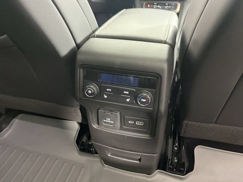 Used 2023 GMC Acadia Denali w/ Denali Ultimate Package FWD image 7