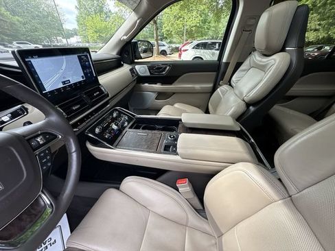 Certified 2022 Lincoln Navigator Reserve AWD/4WD image 21