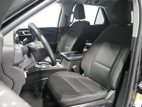 Certified 2022 Ford Explorer XLT image 10