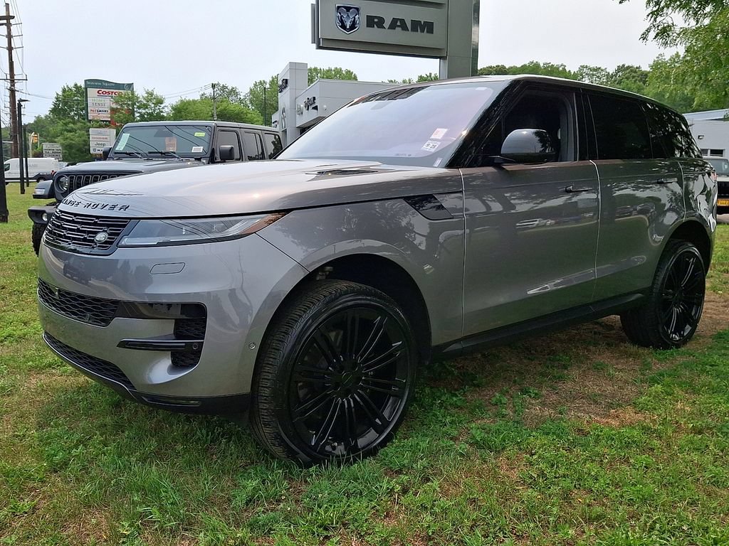 Used 2023 Land Rover Range Rover Sport SE AWD/4WD image 3