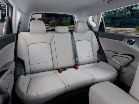 New 2025 Kia Soul LX image 16