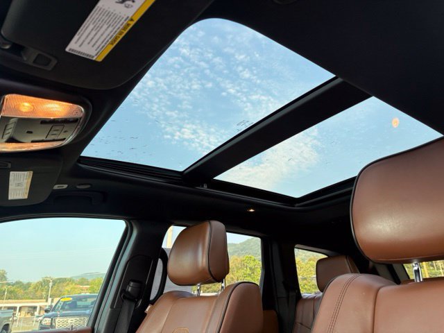Used 2020 Jeep Grand Cherokee Overland AWD/4WD image 24