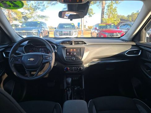 Used 2023 Chevrolet TrailBlazer LT image 12