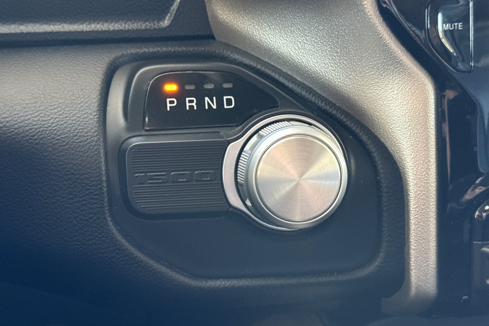 Used 2019 RAM 1500 Laramie RWD image 32