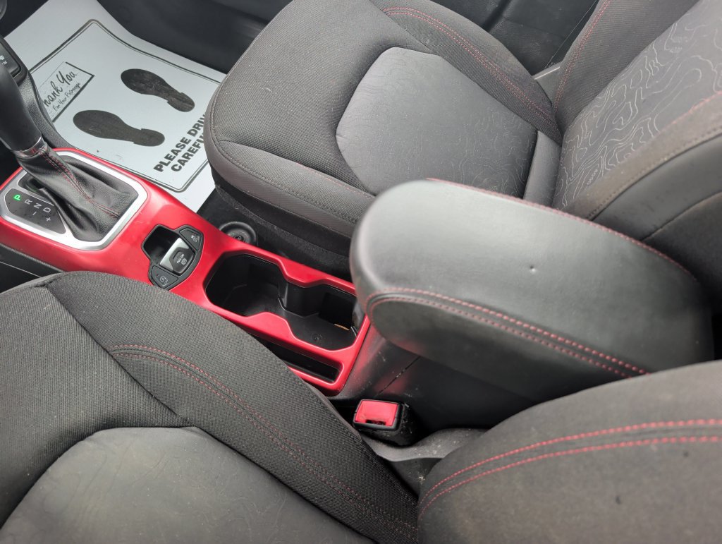 Used 2019 Jeep Renegade Trailhawk w/ Cold Weather Group II AWD/4WD image 17