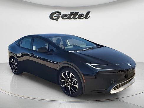 New 2026 Toyota Prius Plug-In Hybrid FWD image 4