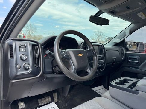 Used 2018 Chevrolet Silverado 1500 Custom image 14