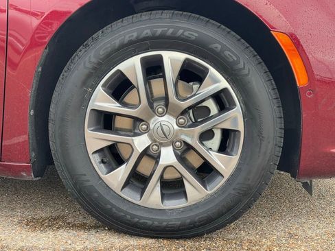 Used 2022 Chrysler Pacifica Pinnacle image 9