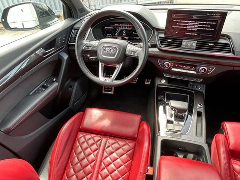Used 2023 Audi SQ5 Prestige w/ Prestige Package AWD/4WD image 9