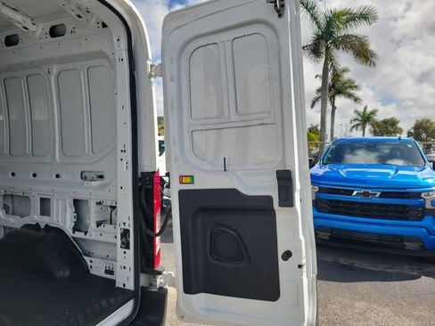 Used 2023 Ford Transit 250 Medium Roof image 7