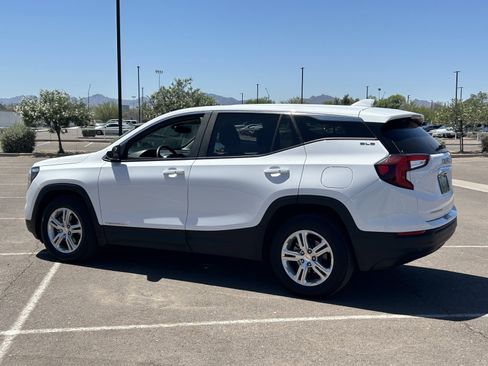 Certified 2024 GMC Terrain SLE FWD image 3