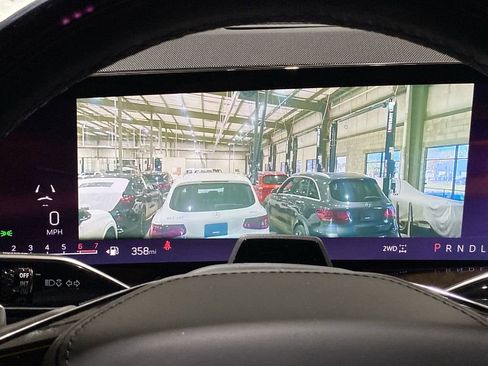 Used 2025 Cadillac Escalade Sport Platinum image 11