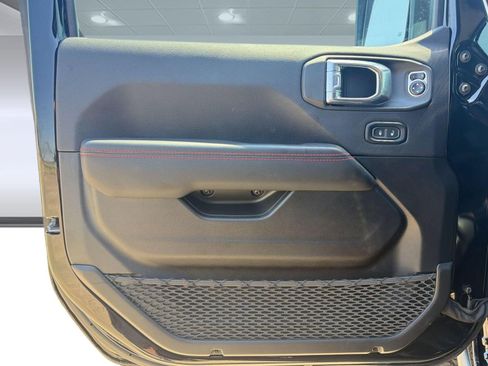 Used 2025 Jeep Wrangler Unlimited Rubicon AWD/4WD image 13