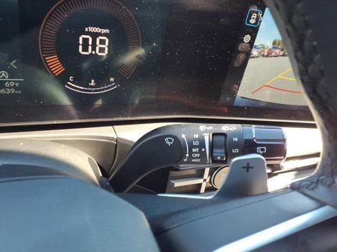 Used 2025 Hyundai Santa Fe SE image 24