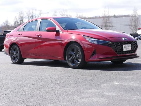 Used 2023 Hyundai Elantra SEL image 8