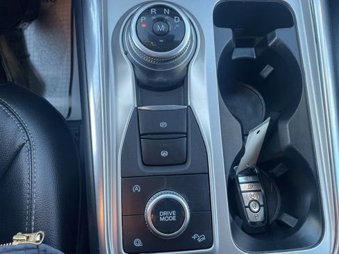 Used 2020 Ford Explorer XLT w/ Equipment Group 202A image 17