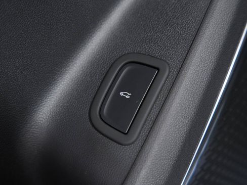 Used 2026 Chevrolet Traverse High Country w/ LPO, Floor Liner Package AWD/4WD image 33