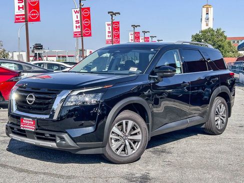 New 2025 Nissan Pathfinder SL FWD image 2