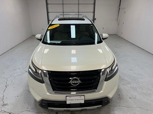 Used 2023 Nissan Pathfinder SL w/ SL Premium Package AWD/4WD image 7