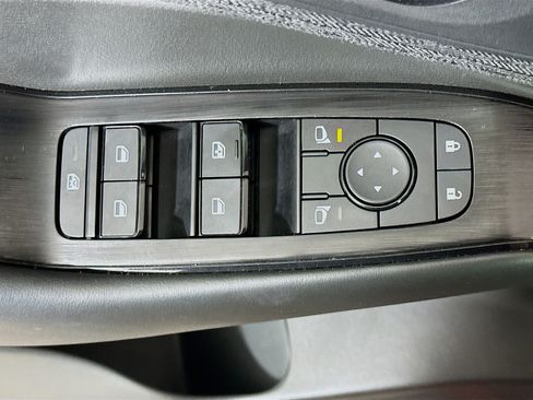 Used 2023 Nissan Rogue S FWD image 15