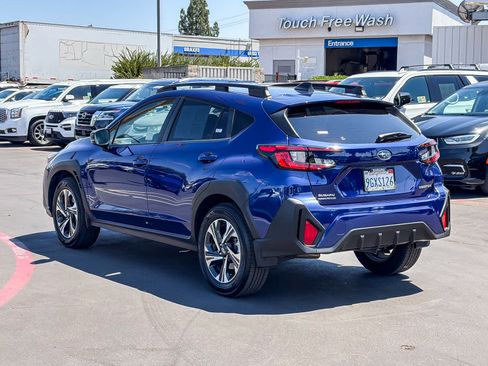 Used 2024 Subaru Crosstrek 2.0i Premium AWD/4WD image 2