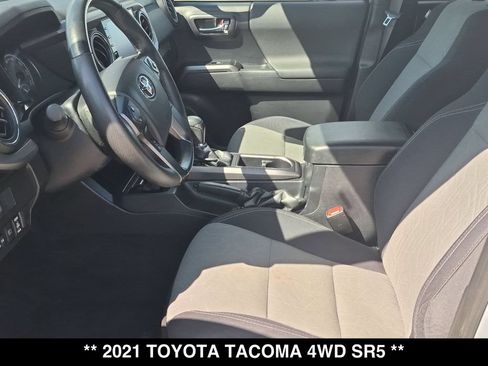 Used 2021 Toyota Tacoma SR5 AWD/4WD image 18