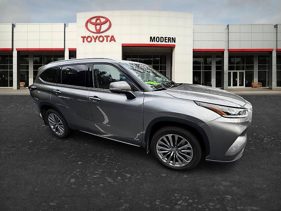 Used 2025 Toyota Highlander Limited AWD/4WD image 20