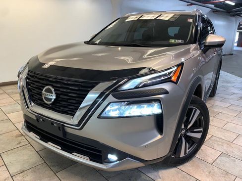 Used 2021 Nissan Rogue Platinum image 1