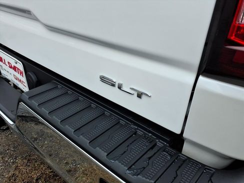 Used 2022 GMC Sierra 1500 SLT w/ SLT Premium Package image 15