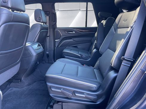 Used 2023 Cadillac Escalade Premium Luxury image 14