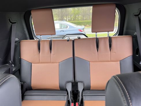 Used 2024 Lexus GX 550 w/ Cold Area Package image 33