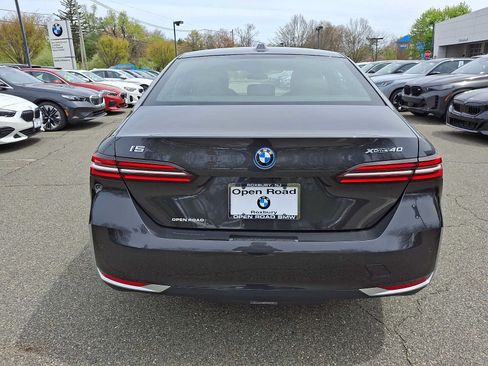 Used 2025 BMW i5 xDrive40 w/ Premium Package AWD/4WD image 6