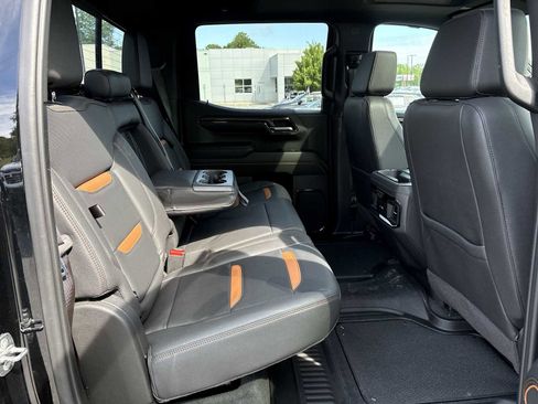 Used 2024 GMC Sierra 1500 AT4 w/ Technology Package AWD/4WD image 28