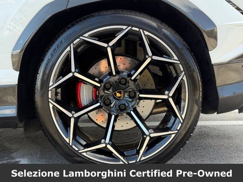 Used 2024 Lamborghini Urus Performante AWD/4WD image 17