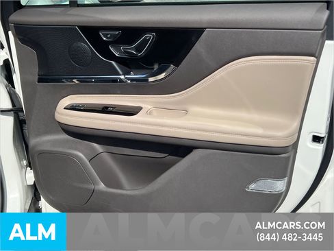 Used 2023 Lincoln Corsair Reserve image 17