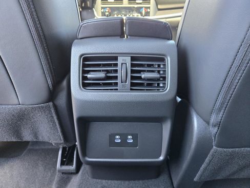 Used 2024 Nissan Rogue SV w/ SV Premium Package image 27