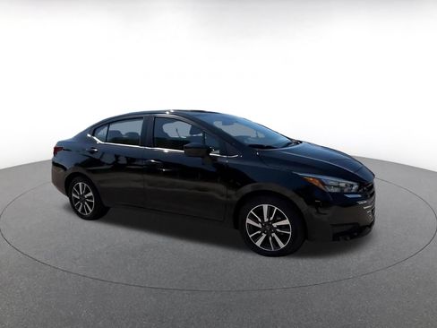 Used 2025 Nissan Versa SV FWD image 2