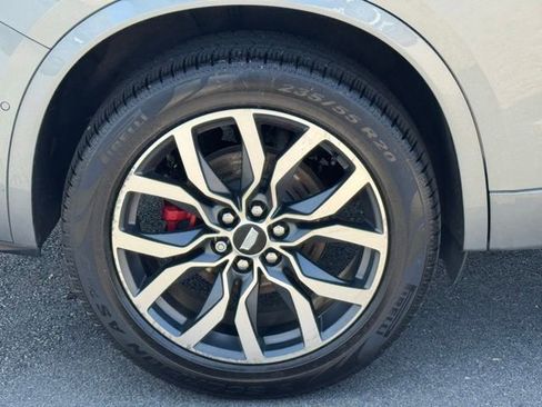 Used 2023 Cadillac XT6 Sport w/ Technology Package AWD/4WD image 16