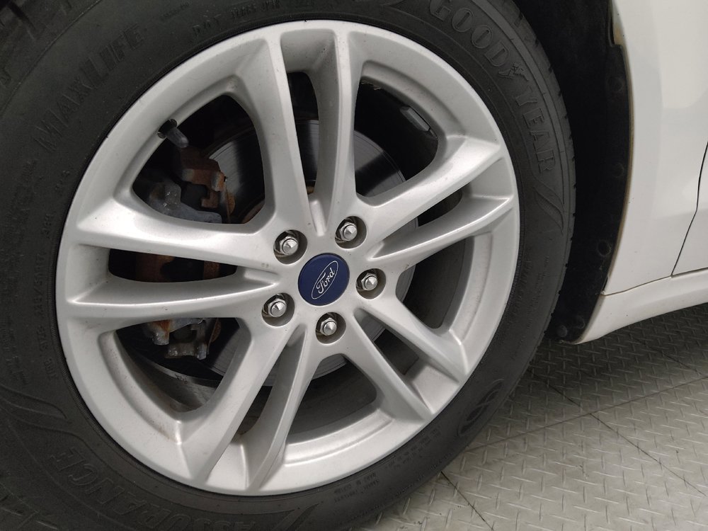 Used 2018 Ford Fusion SE FWD image 31
