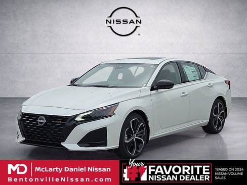 New 2026 Nissan Altima 2.5 SR FWD image 2