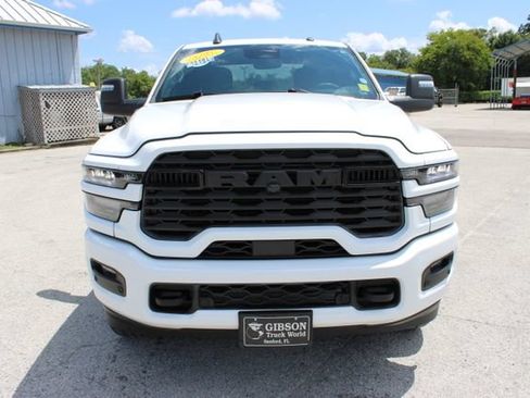 Used 2026 RAM 2500 Big Horn AWD/4WD image 2