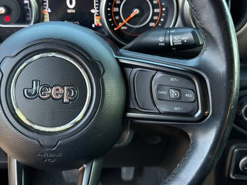Used 2018 Jeep Wrangler Unlimited Sport S AWD/4WD image 16