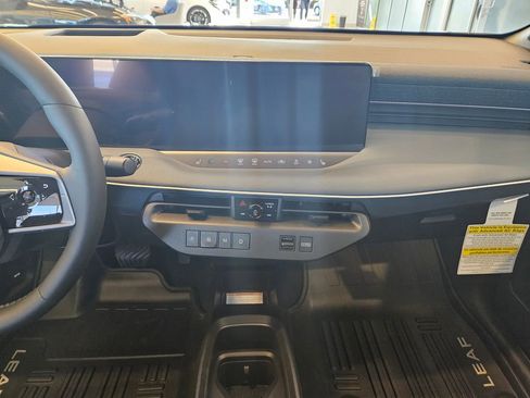 New 2026 Nissan Leaf Platinum+ w/ Cargo Package (Platinum+) image 18