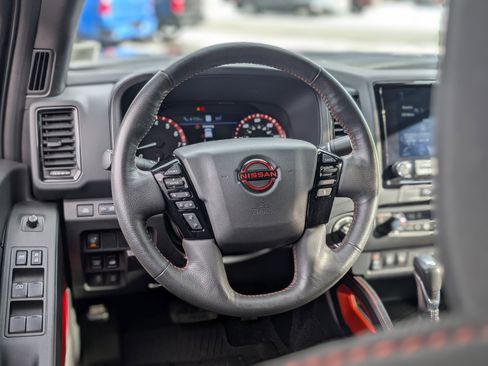 Used 2023 Nissan Frontier PRO-4X w/ Pro Convenience Package image 15