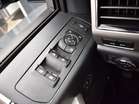 Used 2022 Ford F250 Lariat w/ Lariat Ultimate Package image 24