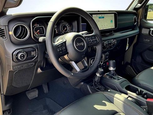New 2025 Jeep Gladiator Sport image 6